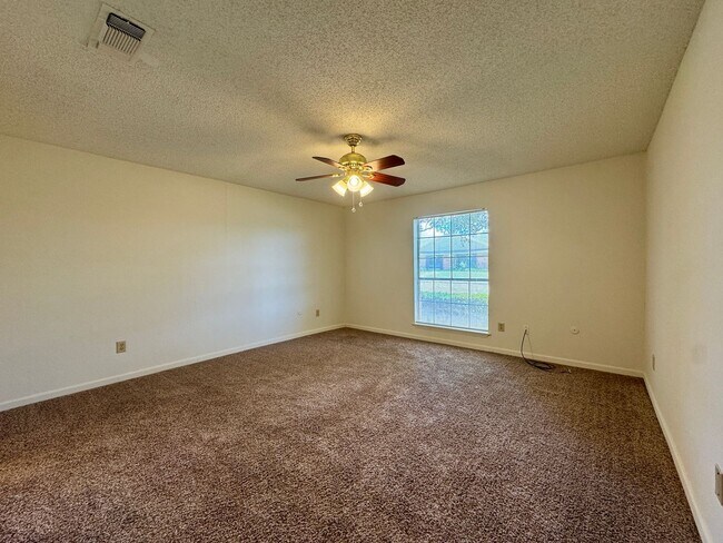 Building Photo - Duplex
