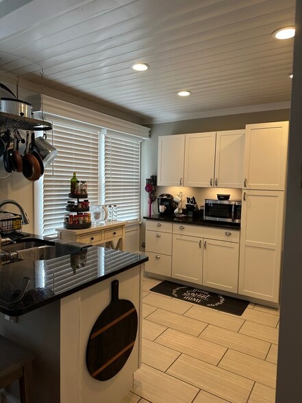 Building Photo - 3342 Bookman Ave