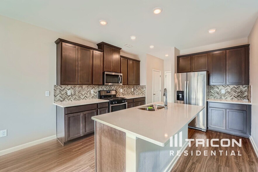 Building Photo - 4691 Electric Ave SW