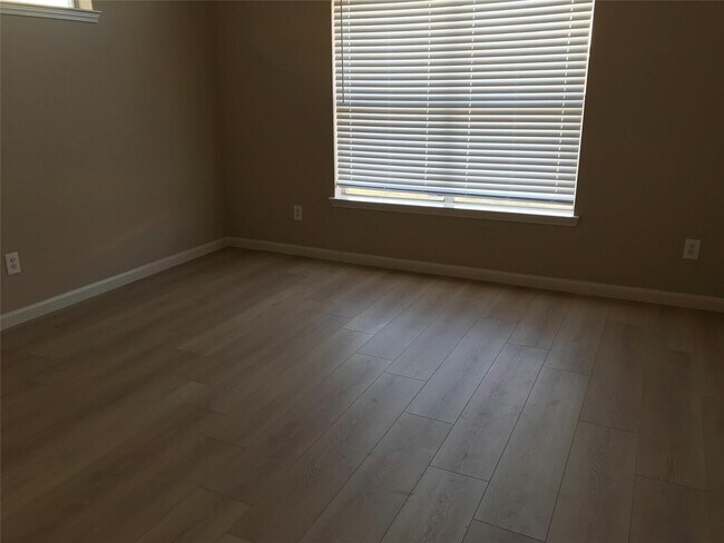 Building Photo - 13910 Fraser Lake Ln