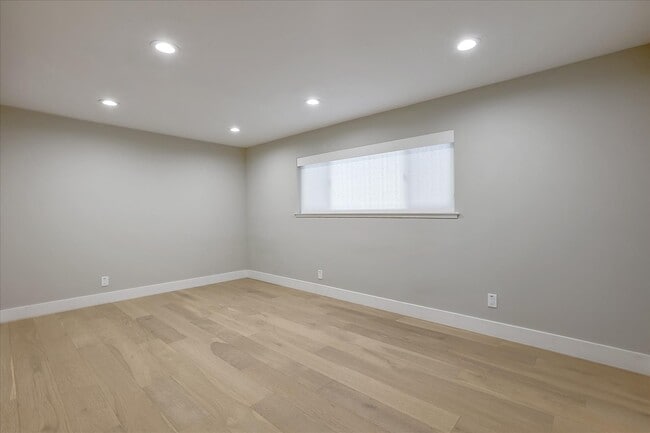 Building Photo - 406 Central Ave