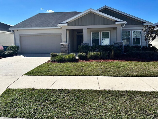 Building Photo - 4 Bedroom 3 Full Bath House in Convenient Location