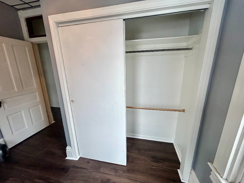 Building Photo - 102 S Main St