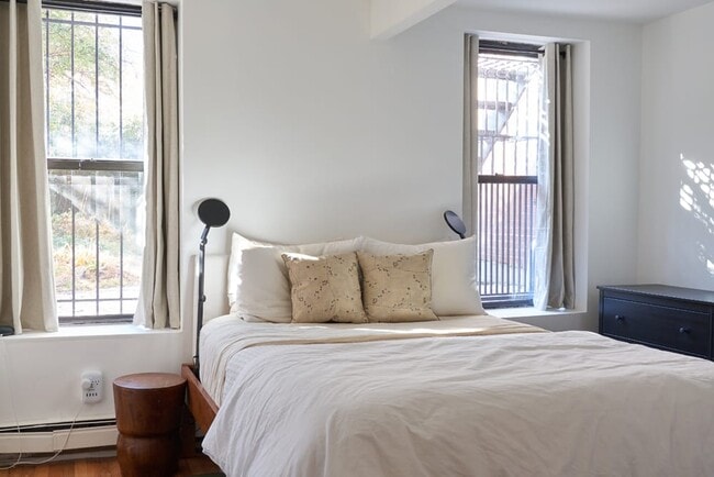 Building Photo - 82 Butler St