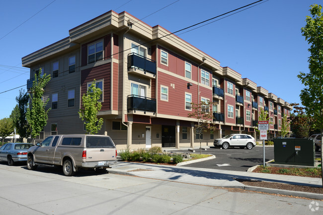 Primary Photo - Louis York Apartments