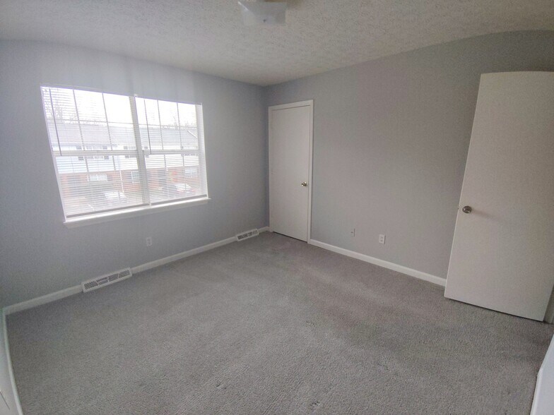 Building Photo - 30 Fonda Dr