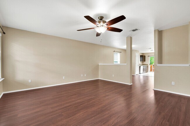 Building Photo - Convenient Northwest San Antonio Home Available for ASAP Move In!