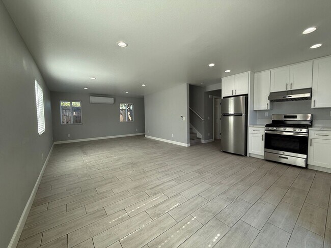 Building Photo - NewB SDS T 3634