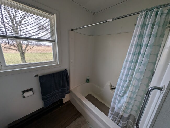 Building Photo - 2604 Jamestown Ave