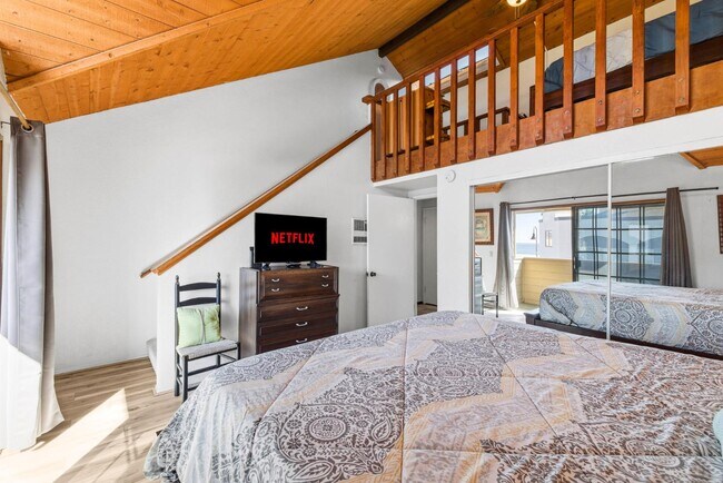 Building Photo - 731 Seacoast Dr