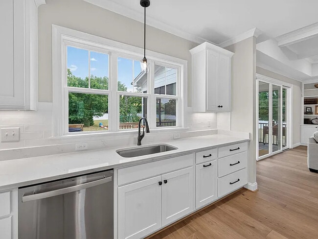 Building Photo - Lease OR Lease to Own