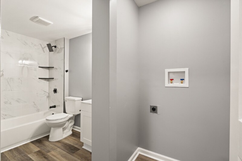 Building Photo - 2222 Duncan St