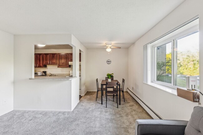 Building Photo - 5556 Broadview Rd