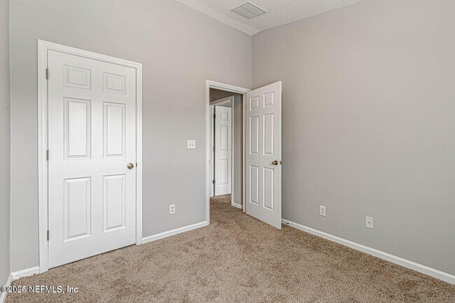 Building Photo - 5784 Sandstone Way