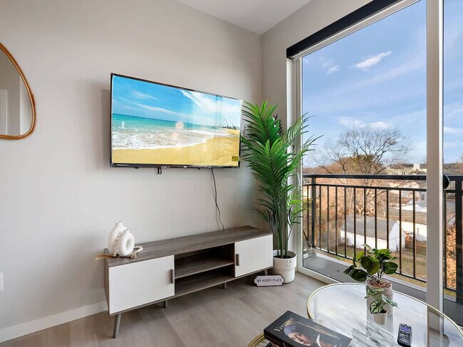 Building Photo - 402 NE 2nd St