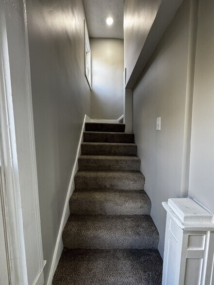 Building Photo - 120 W Brown Ave