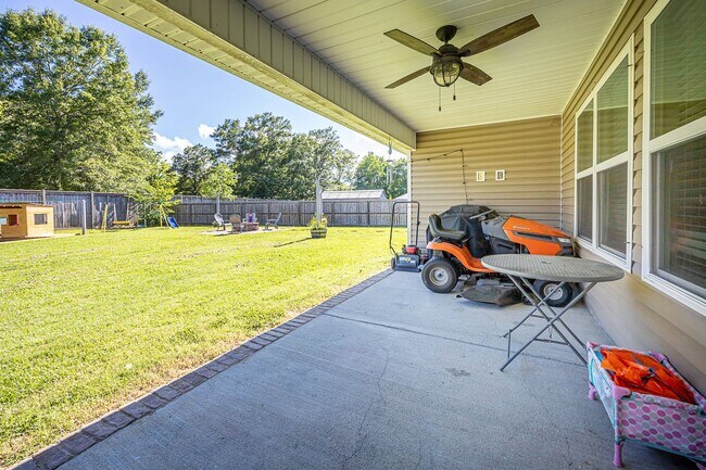 Building Photo - 9125 Bellewood Dr