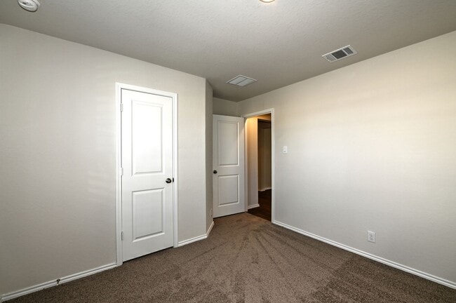 Building Photo - ONE STORY  |  3 BEDROOM  |  2 BATH  |  YARD SERVICE INCLUDED  |  WHISPER FALLS  |  POOL - GYM - P...