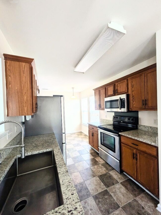 Building Photo - 9231 Shenington Pl