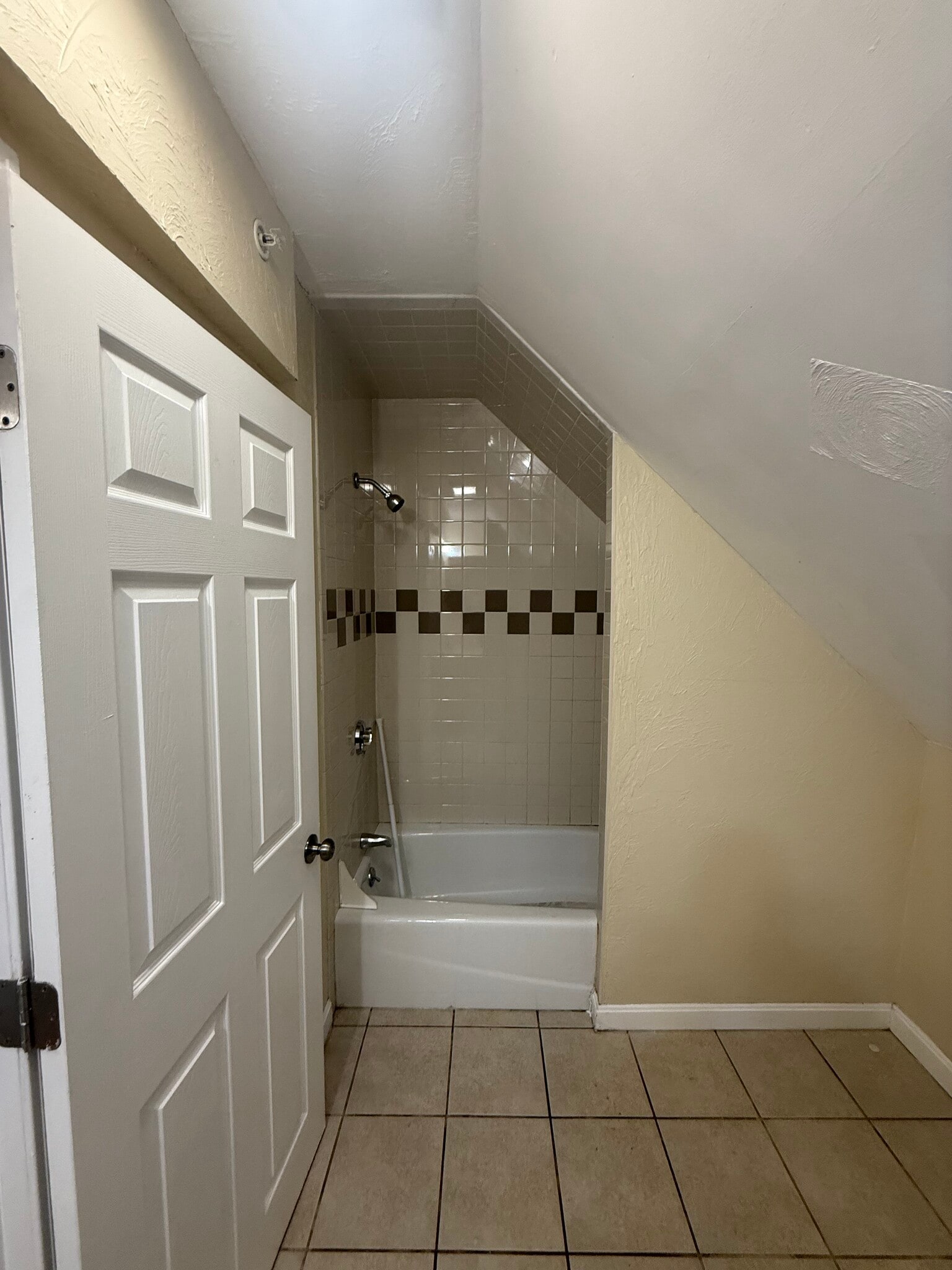 Building Photo - 5 Clifton St