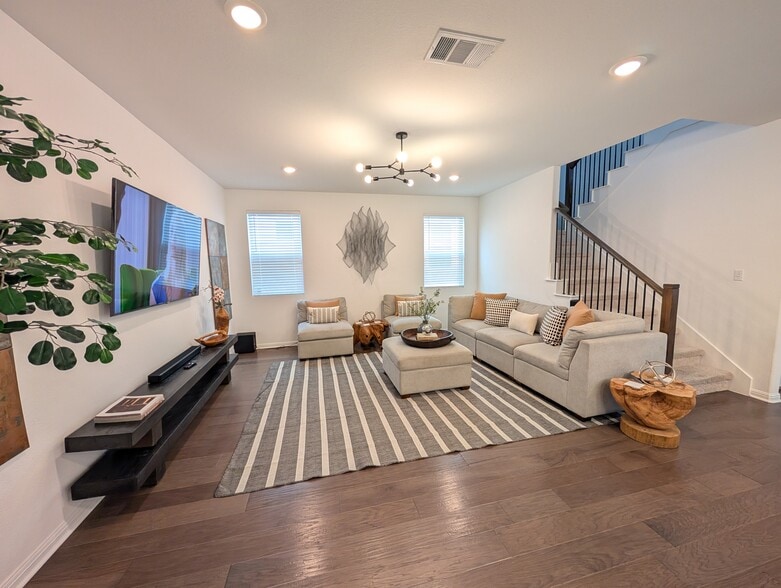 Building Photo - 2020 Blue River Dr