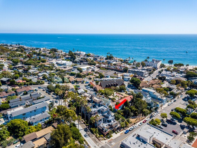 Building Photo - Coastal 1 bed 1 bath Available Now! 55+ Co...