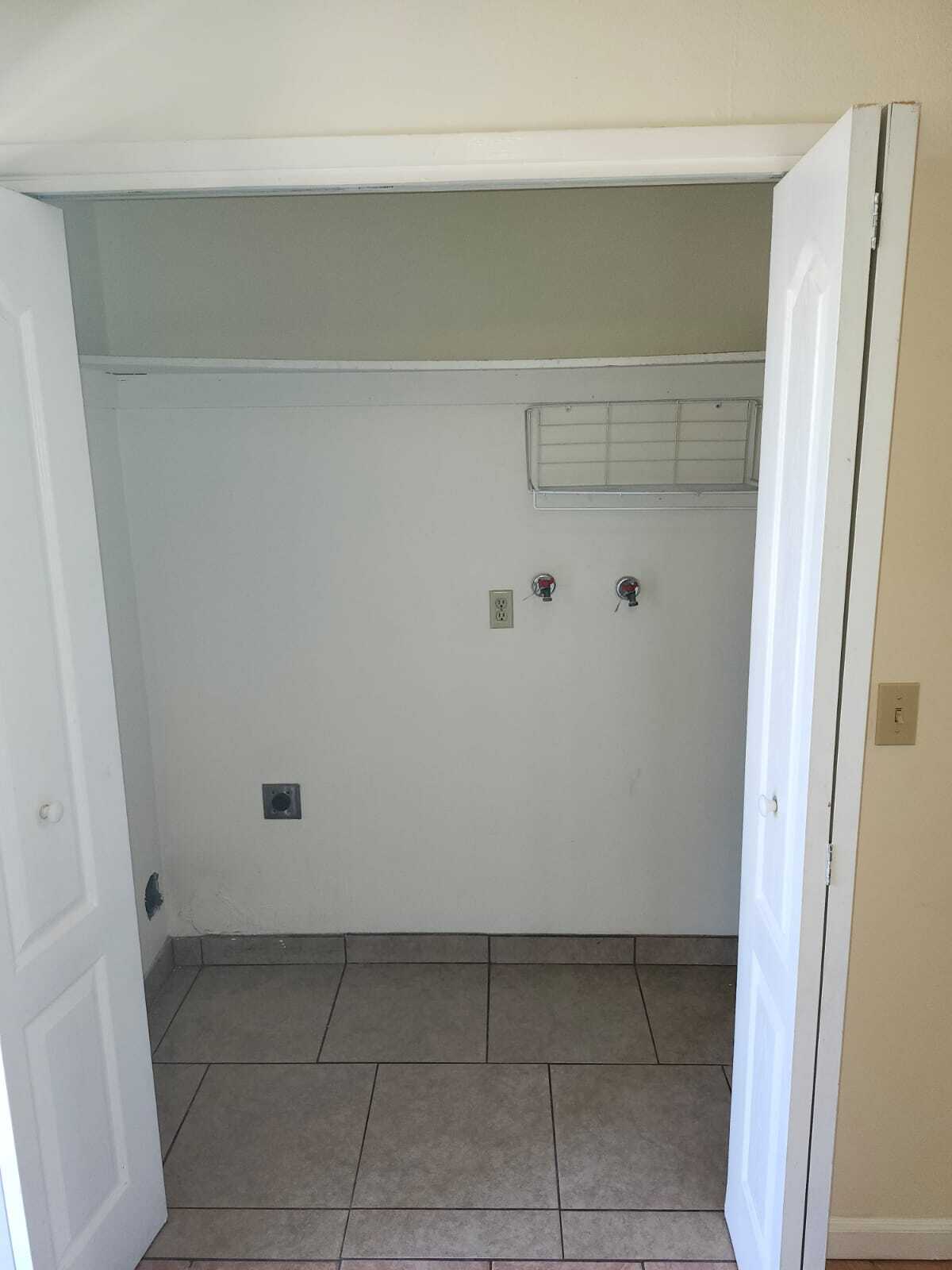 Building Photo - 10512 NE 7th St