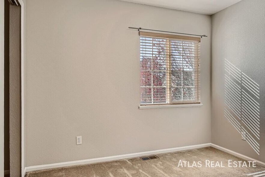 Building Photo - 4526 Crow Creek Dr