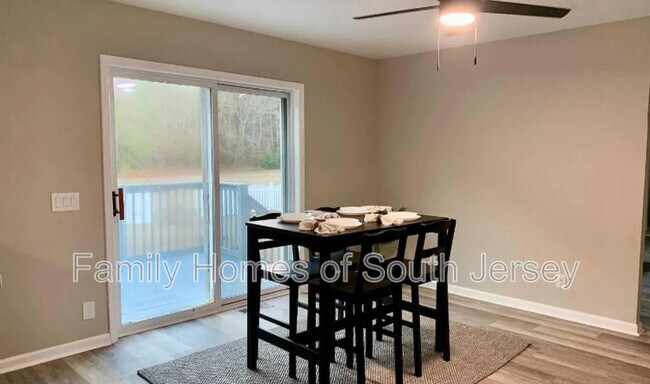 Building Photo - 25900 Country Meadows Dr