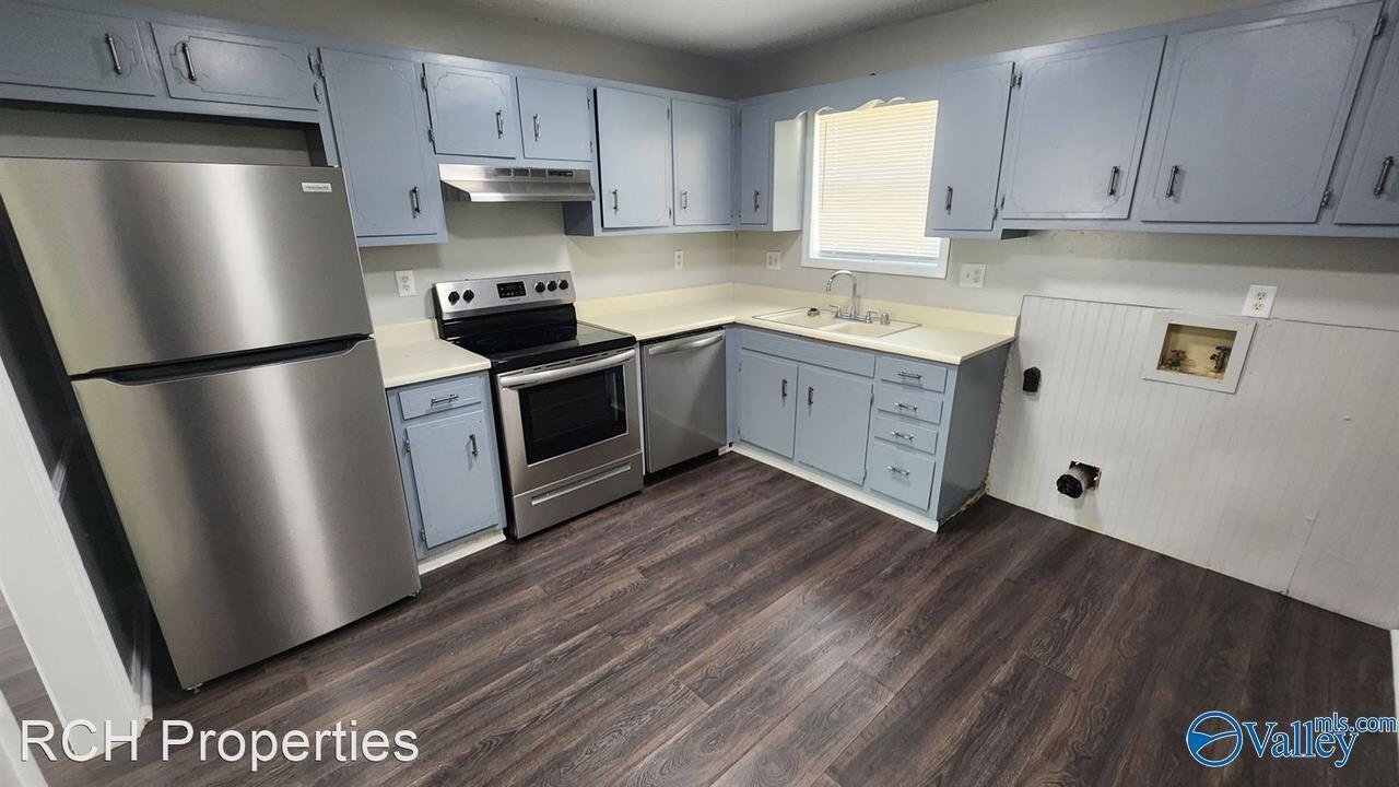 Building Photo - 1325 Stevens Ave NE