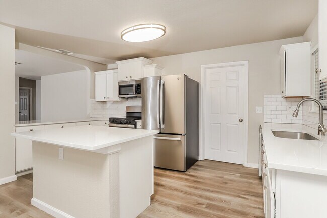 Building Photo - 9124 Gambier Dr