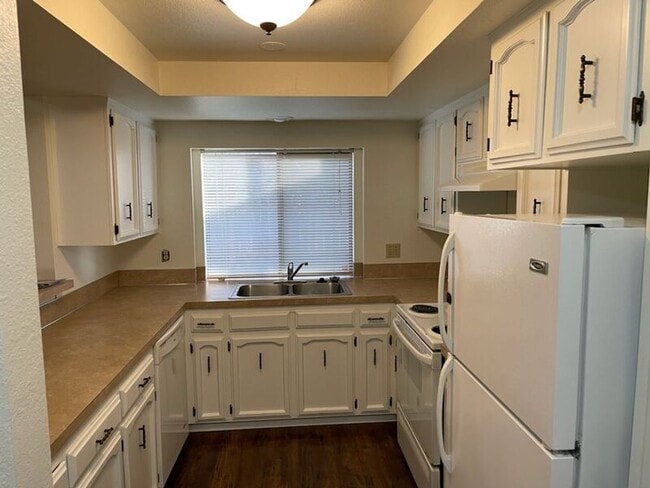 Building Photo - 4276 Meadowbrook Ct NE