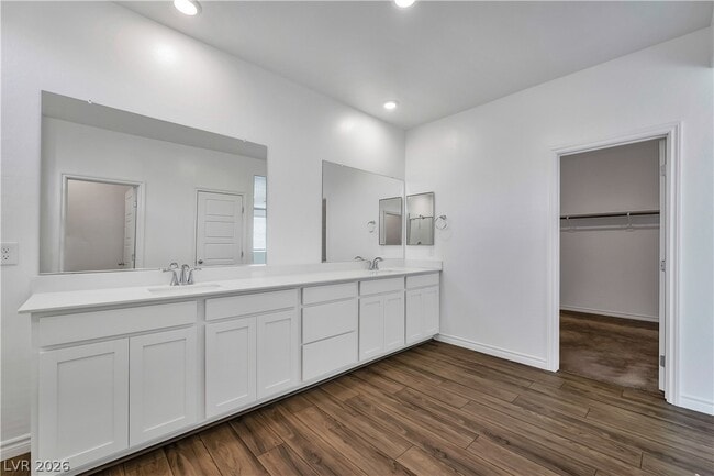 Building Photo - 1611 Dire Wolf Ave