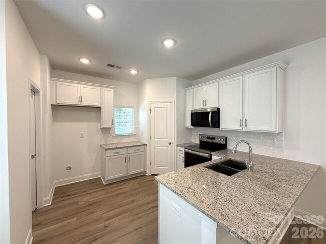 Building Photo - 3220 Butler Hl Dr