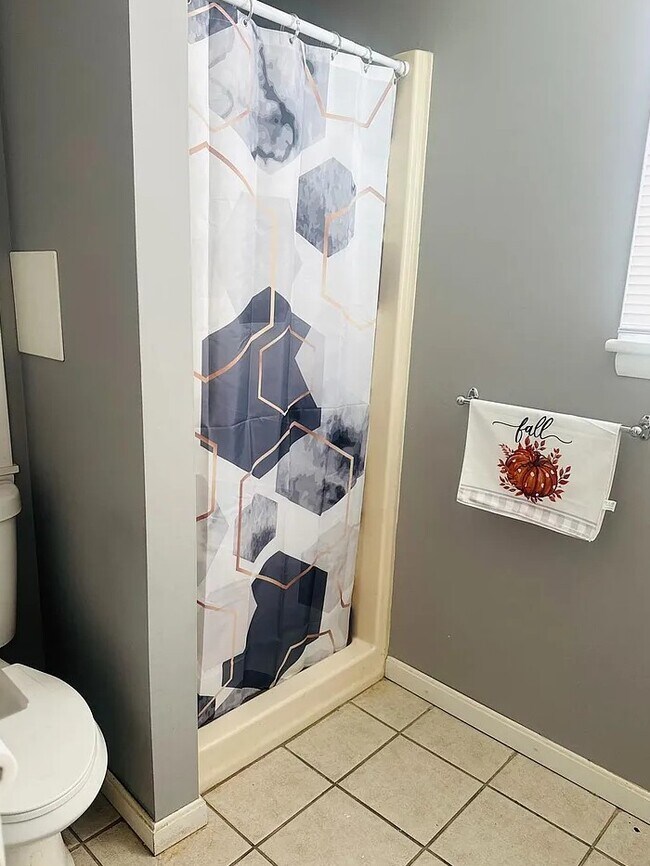 Building Photo - 226 Walnut St