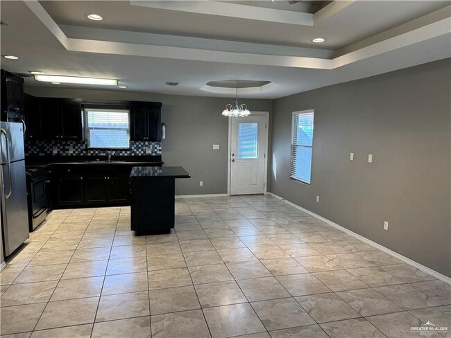 Building Photo - 11 N Ebony St