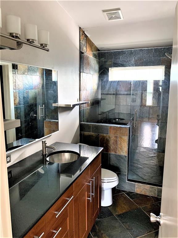 Building Photo - 1811 S Ervay St