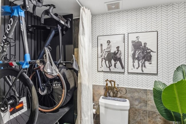 Building Photo - 2400 Brickell Ave