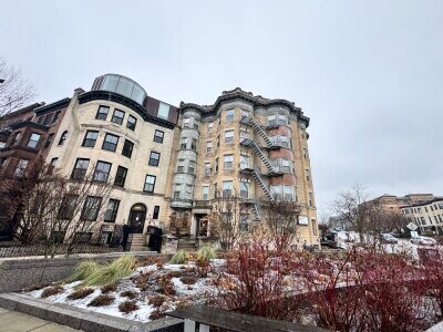 Building Photo - 877 Beacon St