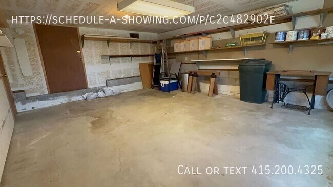 Building Photo - 740 Woodcrest Ln