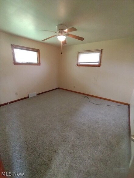 Building Photo - 323 Marmion Ave