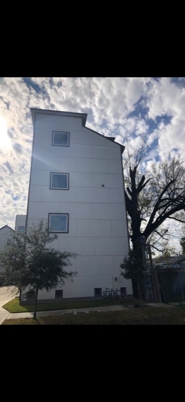 Building Photo - 1630 W 24th St