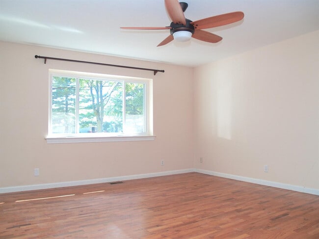 Building Photo - 2339 Pontiac Trail