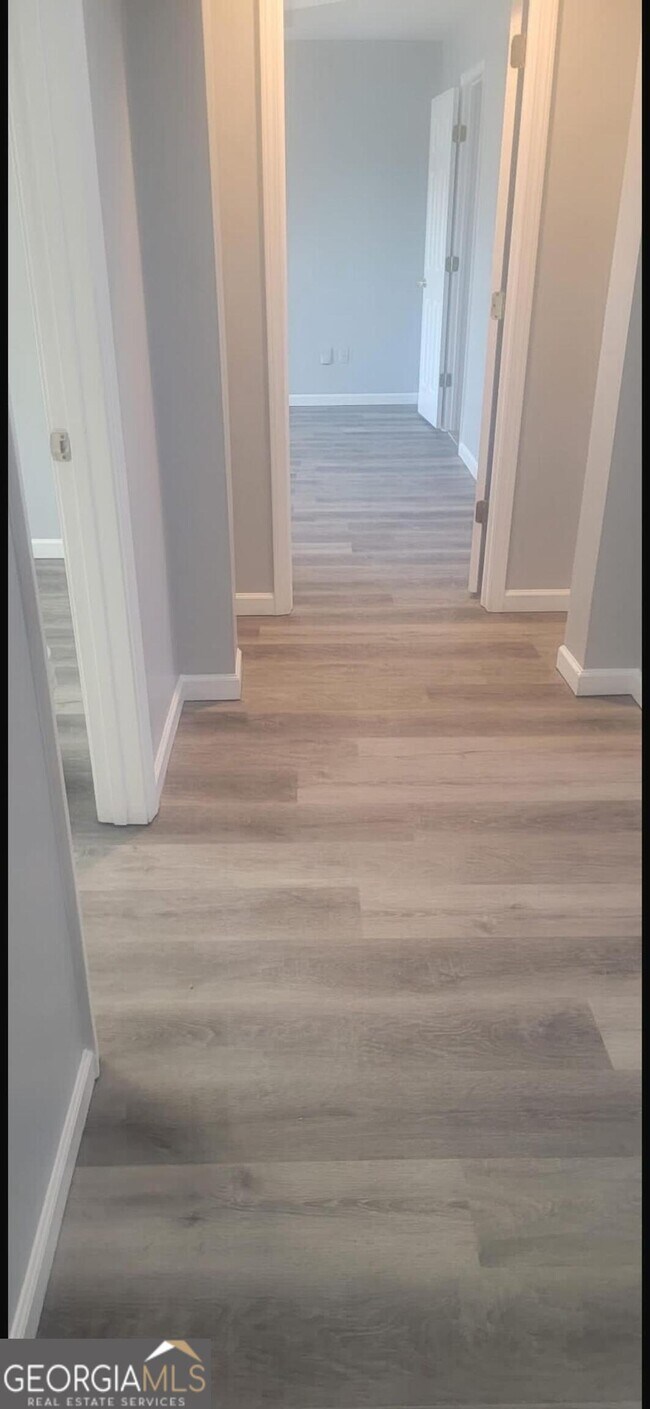 Building Photo - 5496 Village Trace