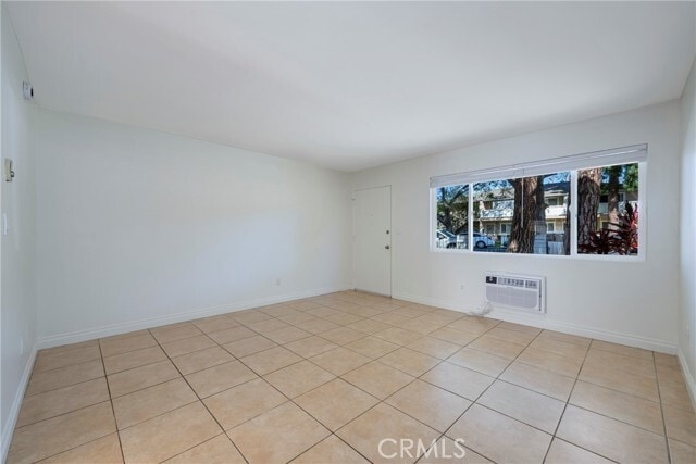 Building Photo - 410 N Clark St