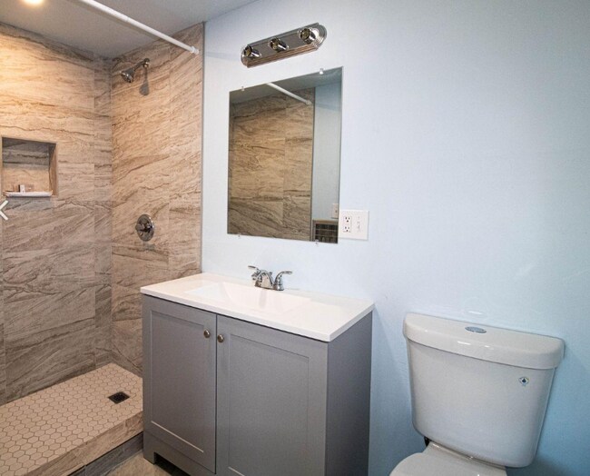 Building Photo - 11640 E Miles St