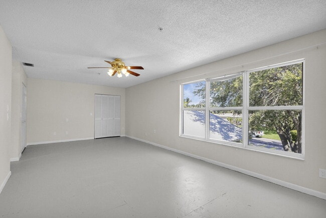 Building Photo - 8888 SE Colony St