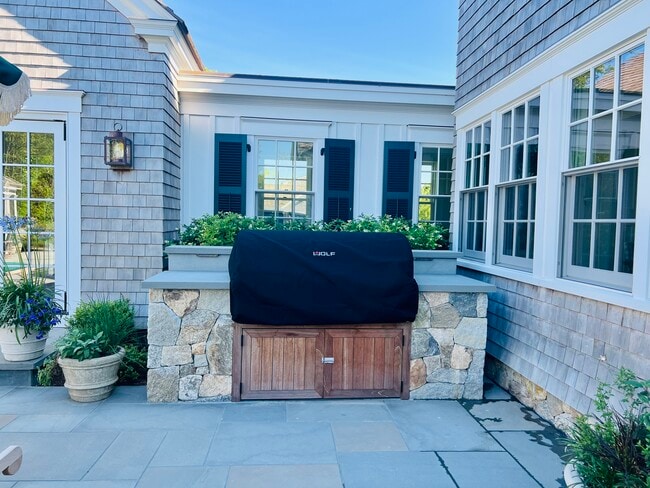 Building Photo - 3 Field Club Ln