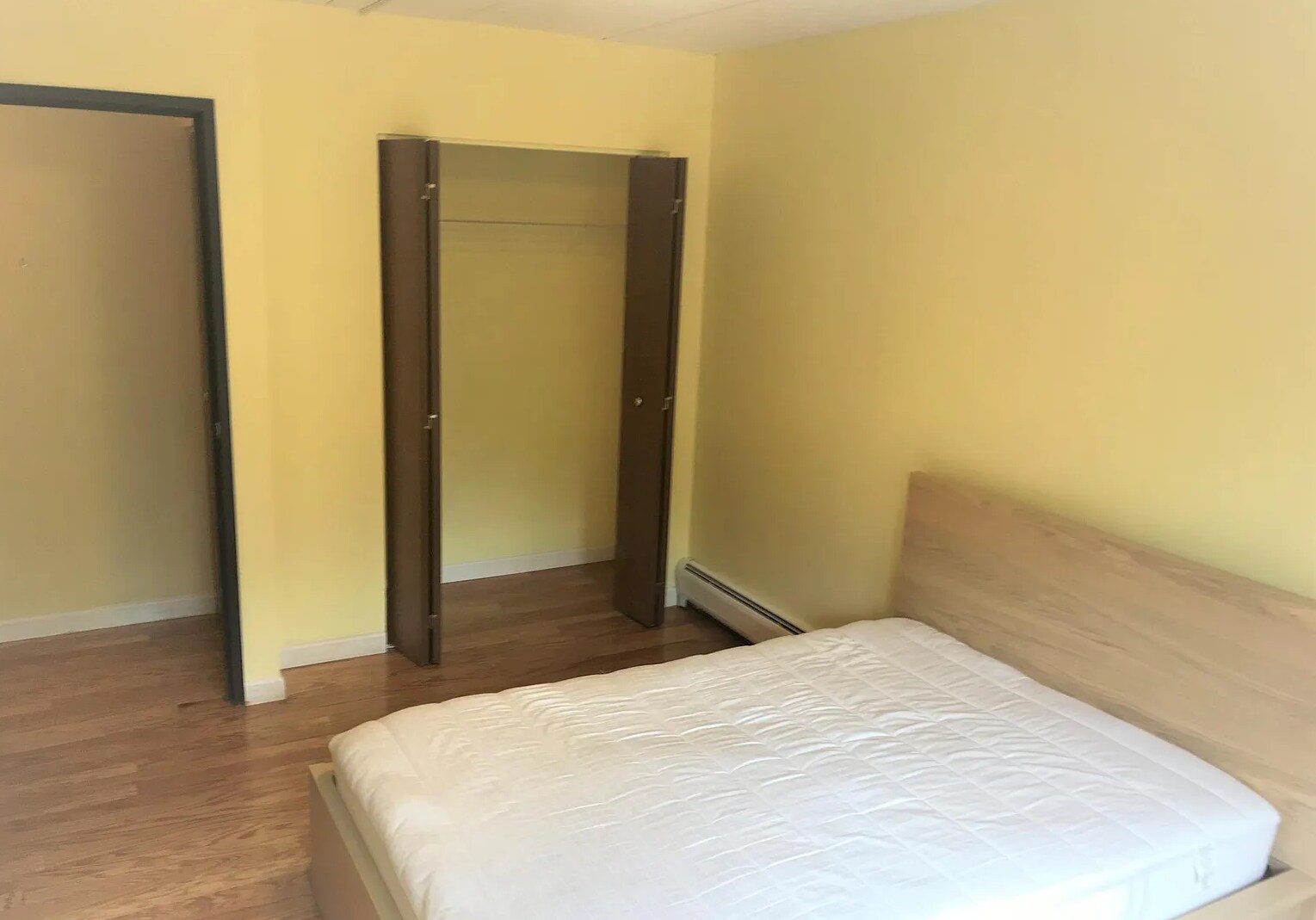 Bedroom - 180 Green St