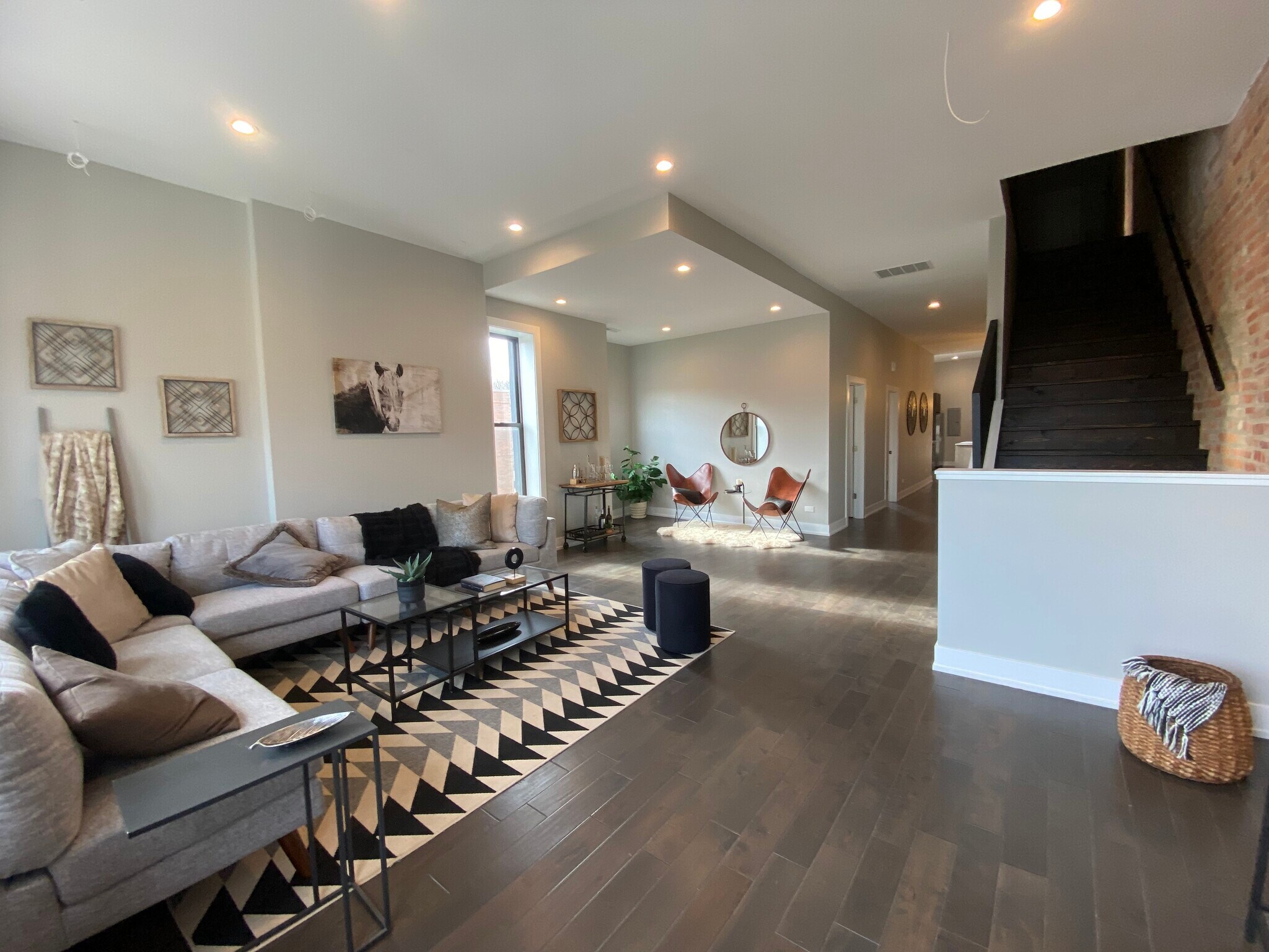 Building Photo - 3330 S Indiana Ave